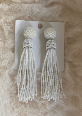 Witte glamour oorbellen!